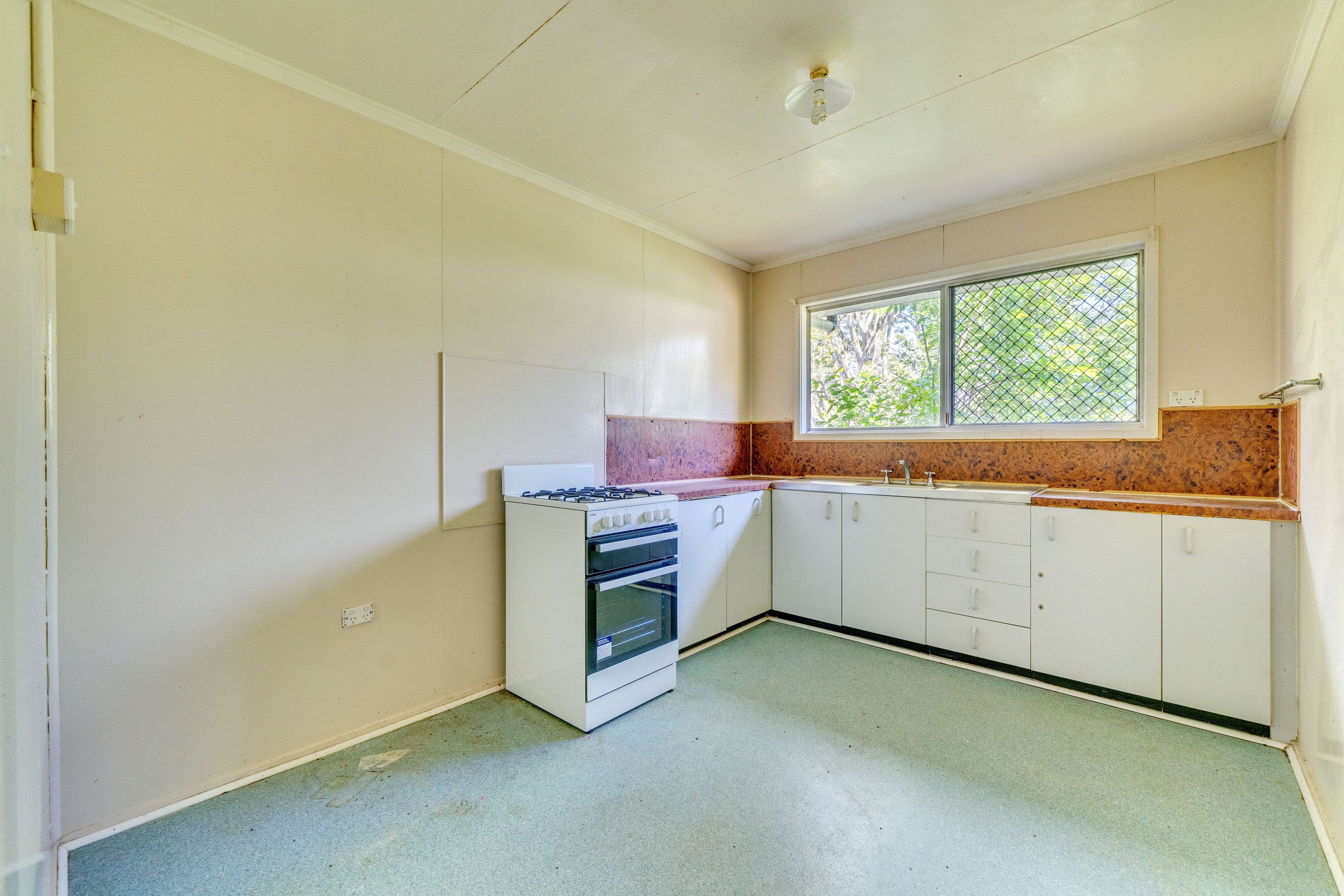 31 Gibbs Street, Riverview QLD 4303, Riverview - Thumbnail 5