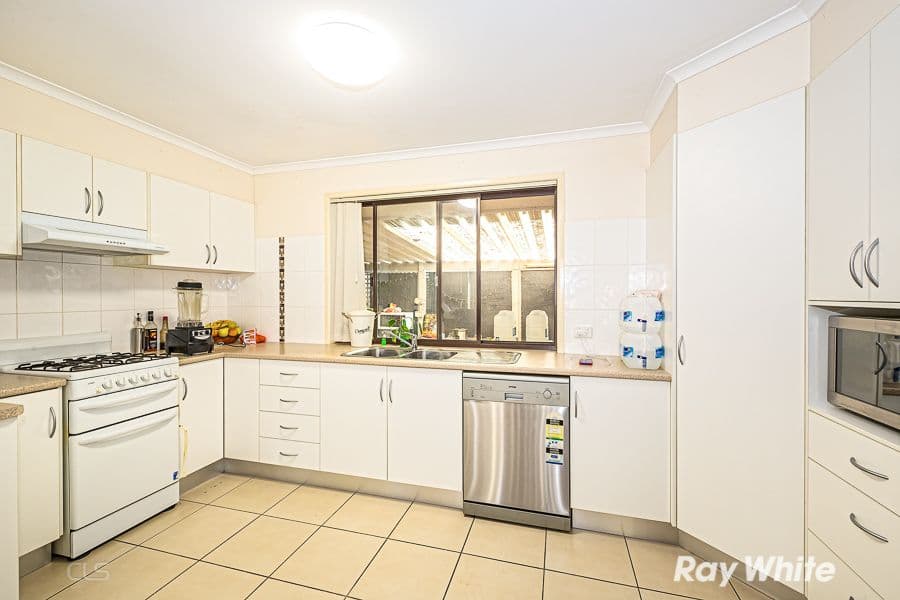 12 Elizabeth Street, Beachmere QLD 4510, Beachmere - Thumbnail 4