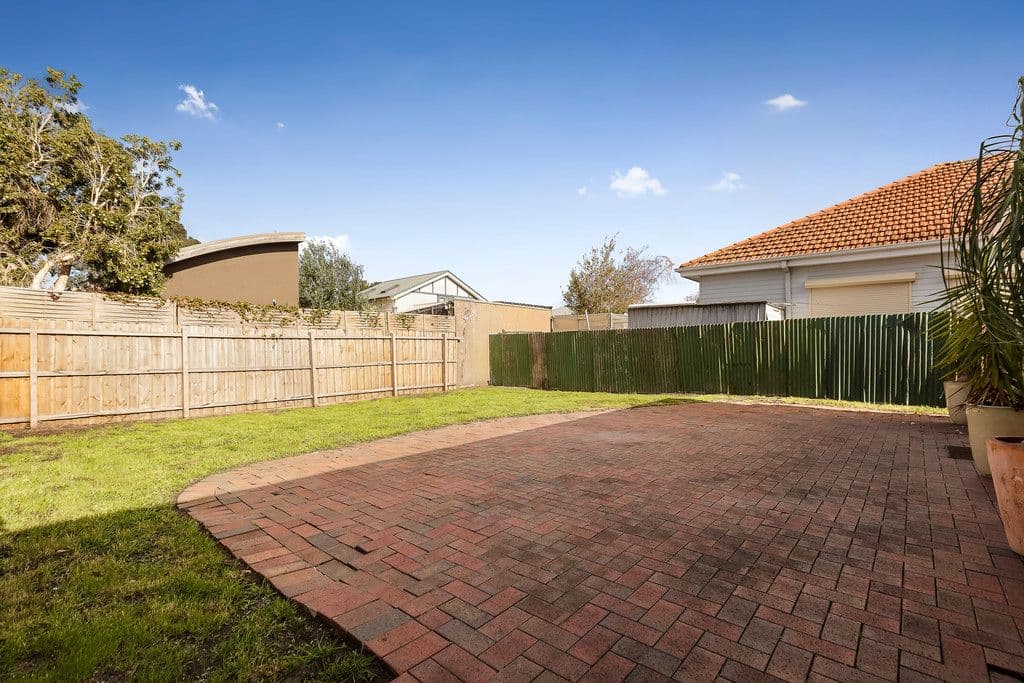 24 Mora Avenue, Oakleigh VIC 3166, Oakleigh - Thumbnail 2