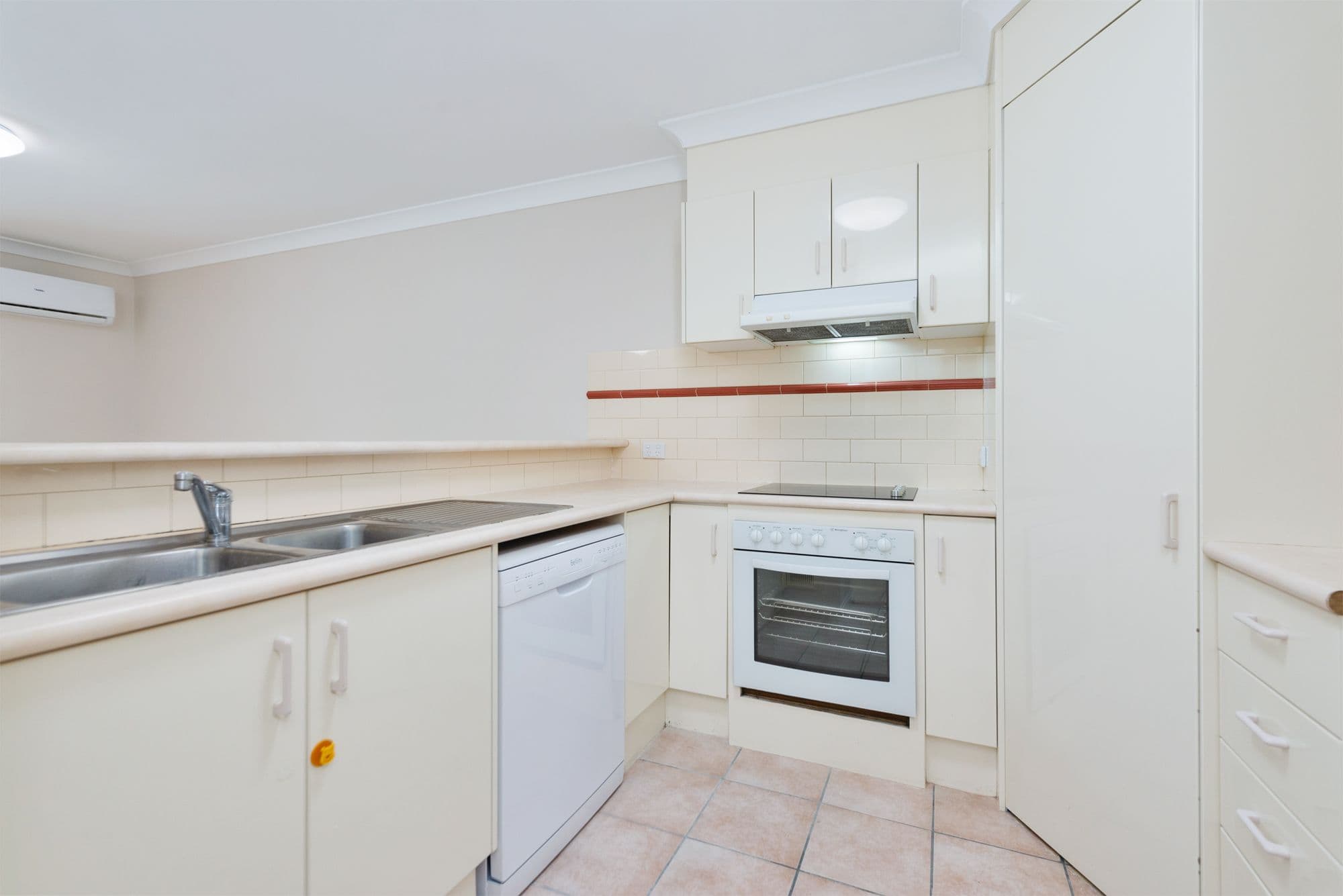 47-51 Pohlman Street, Southport QLD 4215, Southport - Thumbnail 4