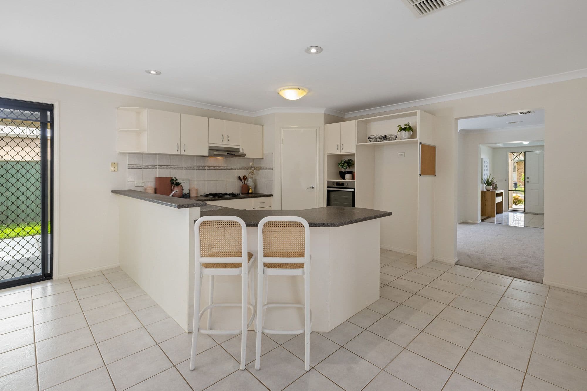 11 Chesterfield Drive, Wyndham Vale VIC 3024, Wyndham Vale - Thumbnail 4