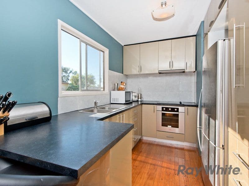 4 Hanlon Road, Petrie QLD 4502, Petrie - Thumbnail 2