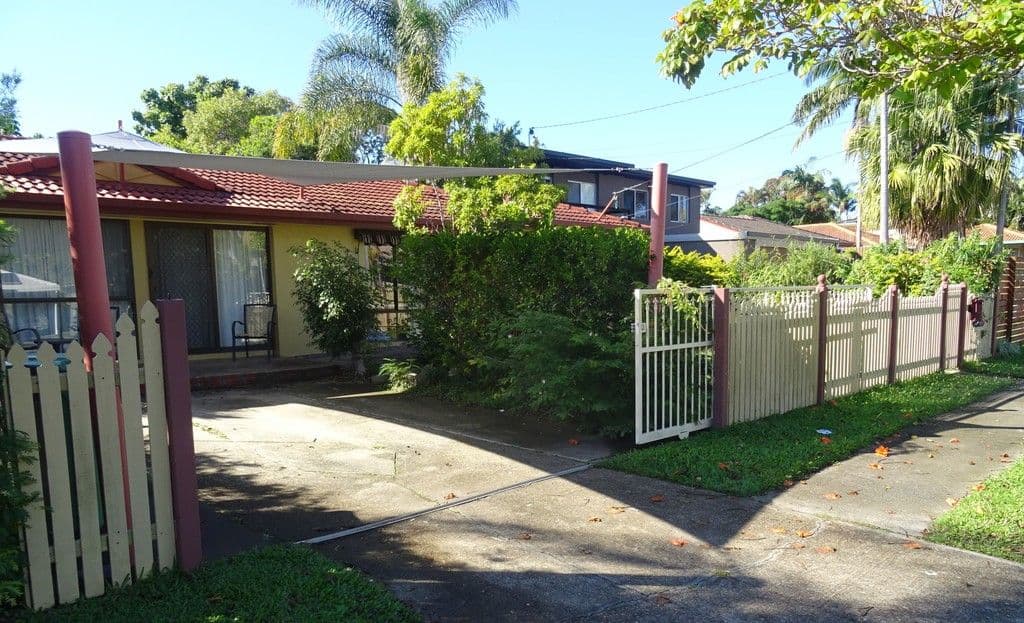 29 Clifton Street, Biggera Waters QLD 4216, Biggera Waters - Thumbnail 2