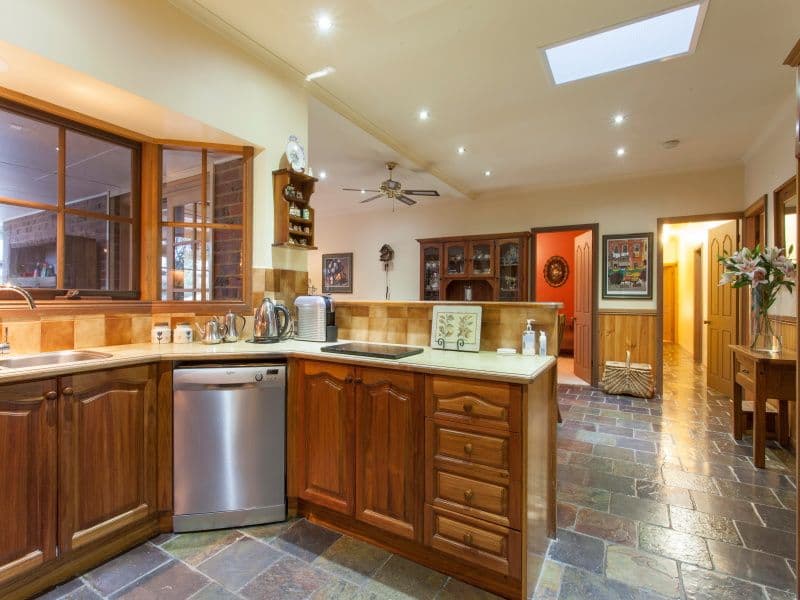 14 Taketa Crescent, Frankston VIC 3199, Frankston - Thumbnail 4