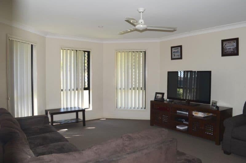11 Gow Court, CRESTMEAD QLD 4132, Crestmead - Thumbnail 2