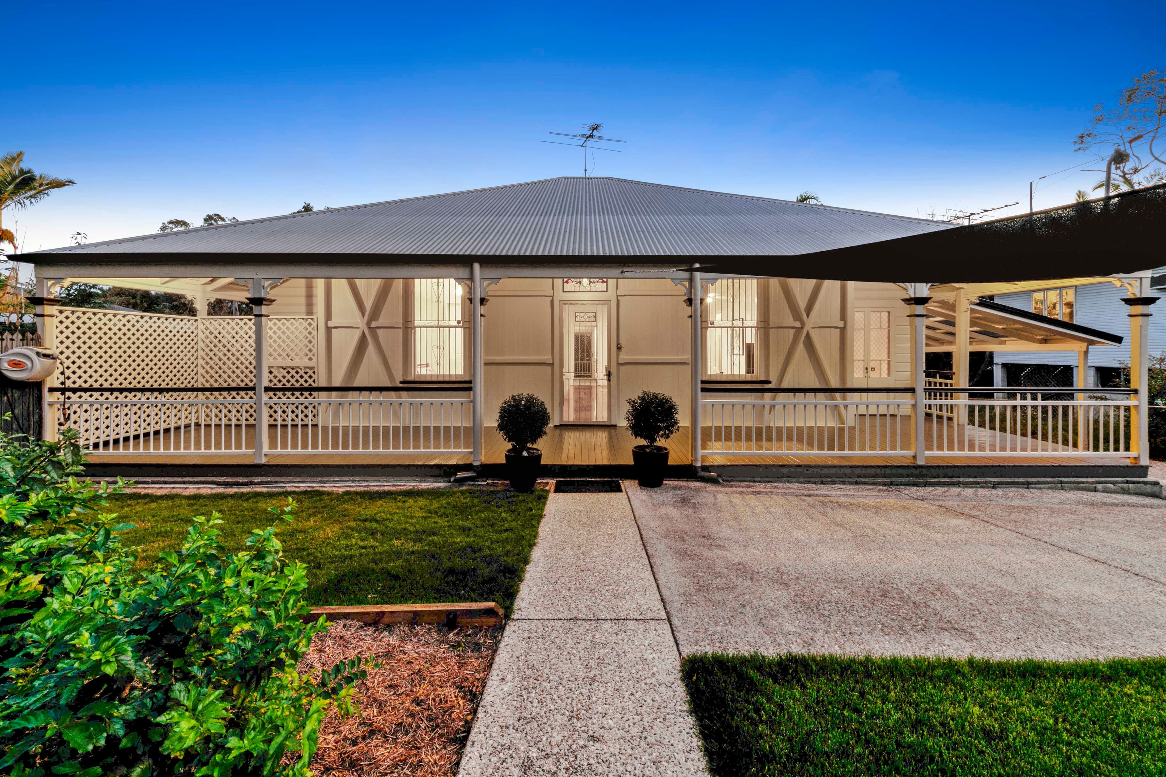 15 Gray Avenue, Corinda QLD 4075, Corinda - Thumbnail 2