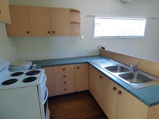 4 Lalroy Street, Beachmere QLD 4510, Beachmere - Thumbnail 4