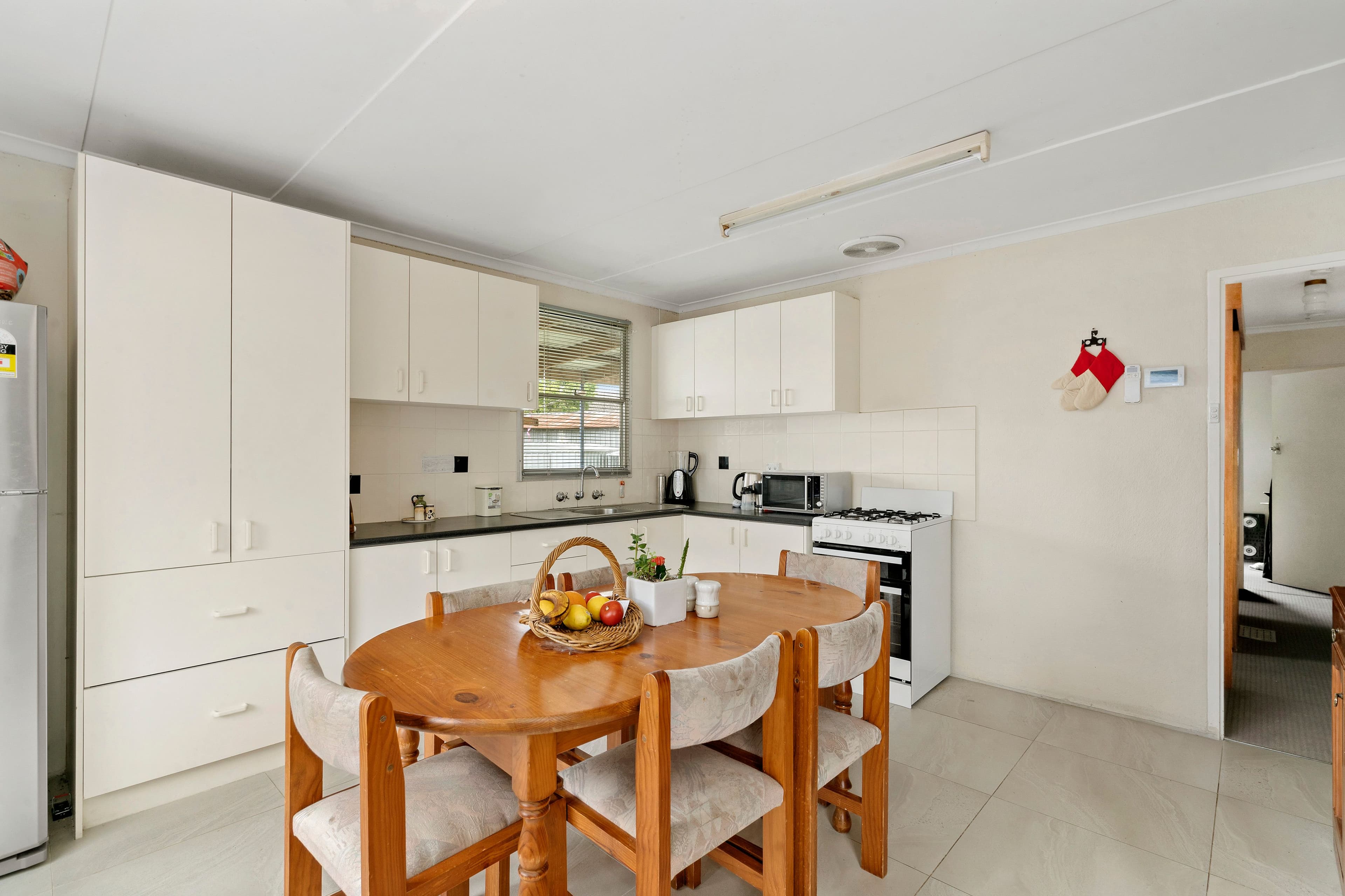 35 Hickory Crescent, Frankston North VIC 3200, Frankston North - Thumbnail 2