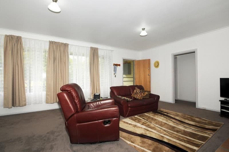 10 Lehmann Crescent, Frankston North VIC 3200, Frankston North - Thumbnail 2