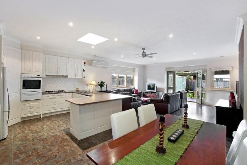 24 Surrey Street, PASCOE VALE VIC 3044, Pascoe Vale - Thumbnail 2