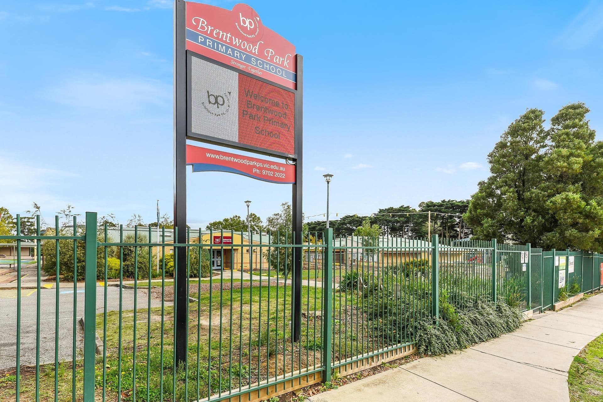 39 Cheviot Avenue, Berwick VIC 3806, Berwick - Thumbnail 2