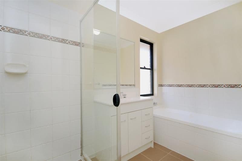 12 Wareena Crescent, GLENVALE QLD 4350, Glenvale - Thumbnail 3