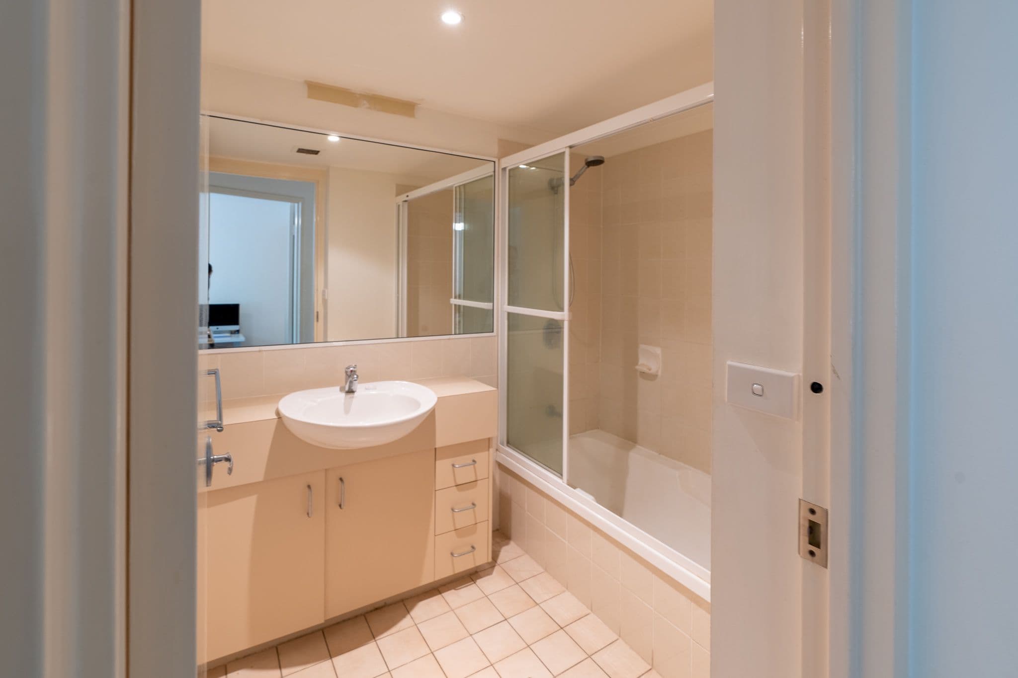 23 Wharf Road, Surfers Paradise QLD 4217, Surfers Paradise - Thumbnail 3
