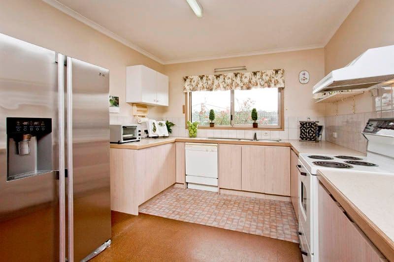 33 Caldermeade Road, CORIO VIC 3214, Corio - Thumbnail 3