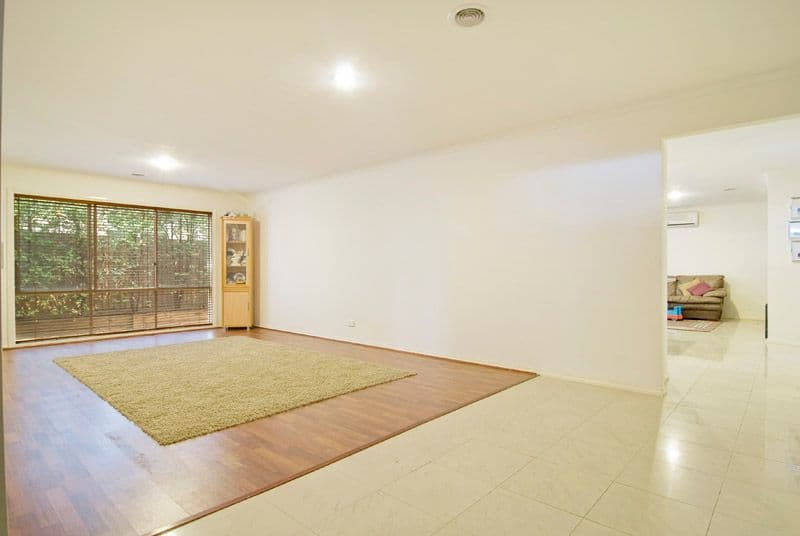 16 Pevensey Drive, NARRE WARREN SOUTH VIC 3805, Narre Warren South - Thumbnail 5