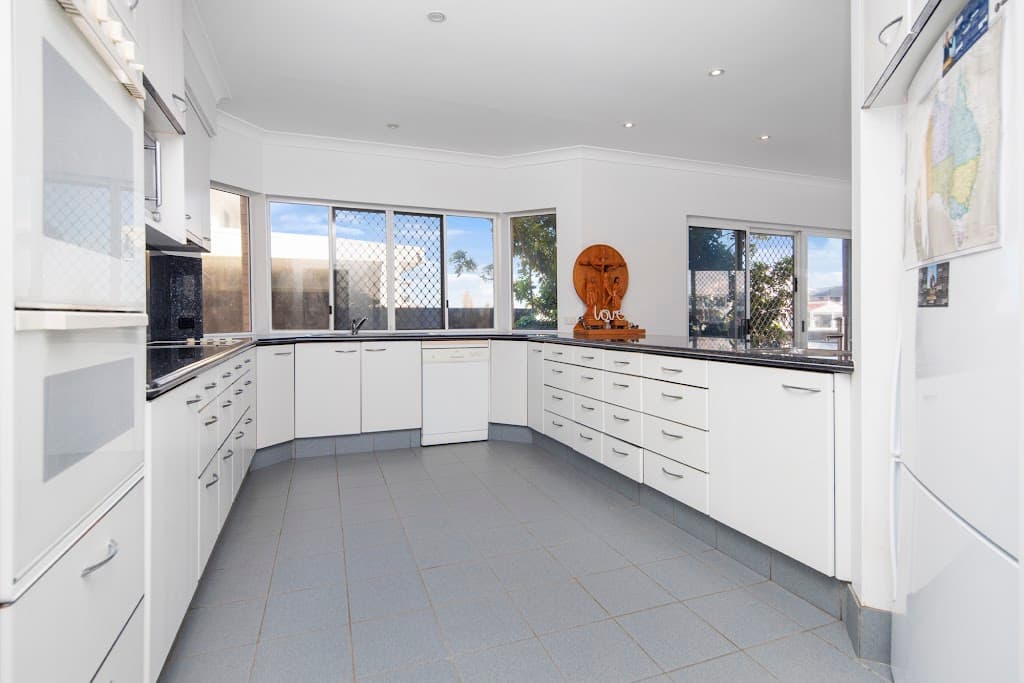 111 Masthead Drive, RABY BAY, QLD, 4163, Cleveland - Thumbnail 2