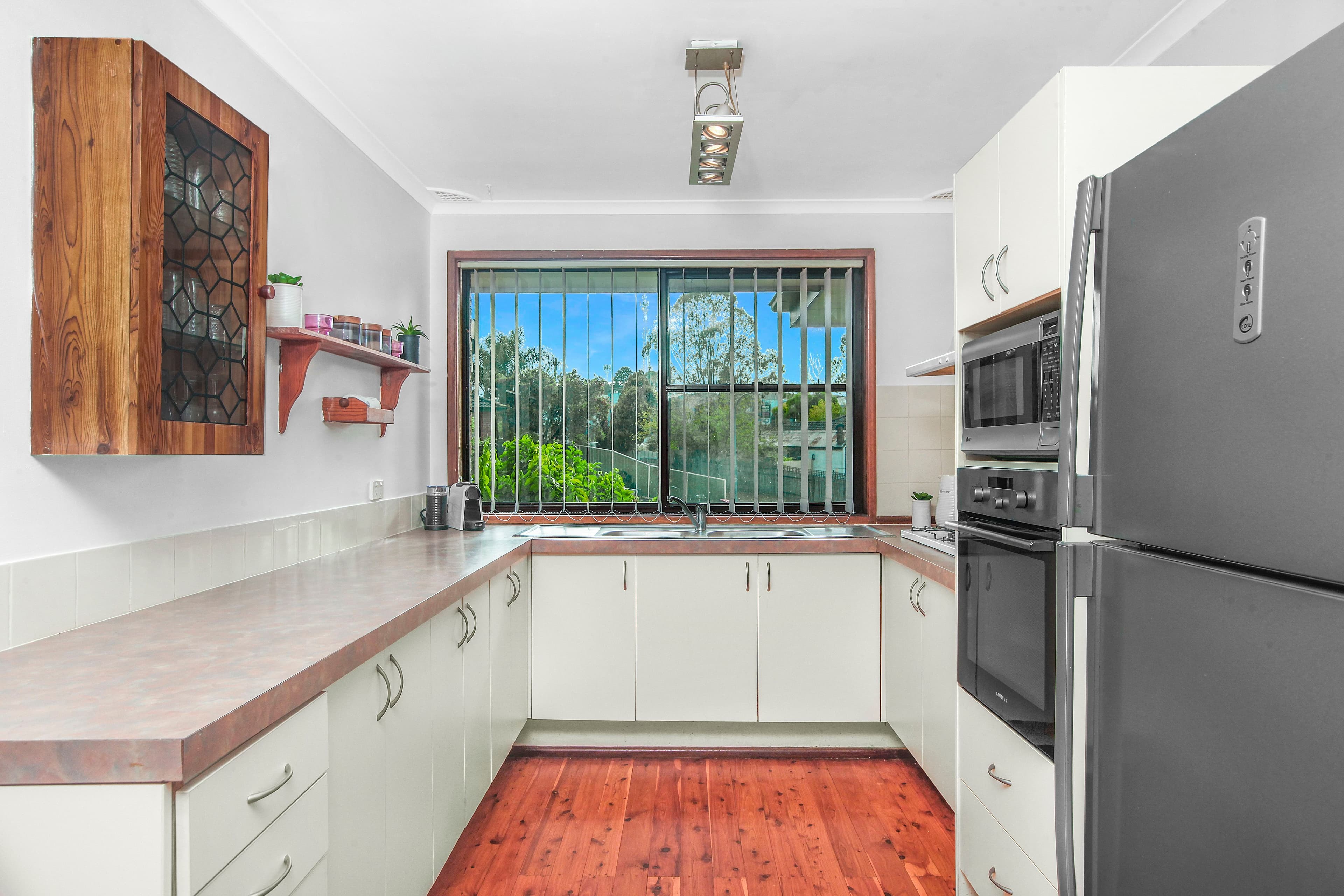 2 Ambon Close, Bossley Park - Thumbnail 5