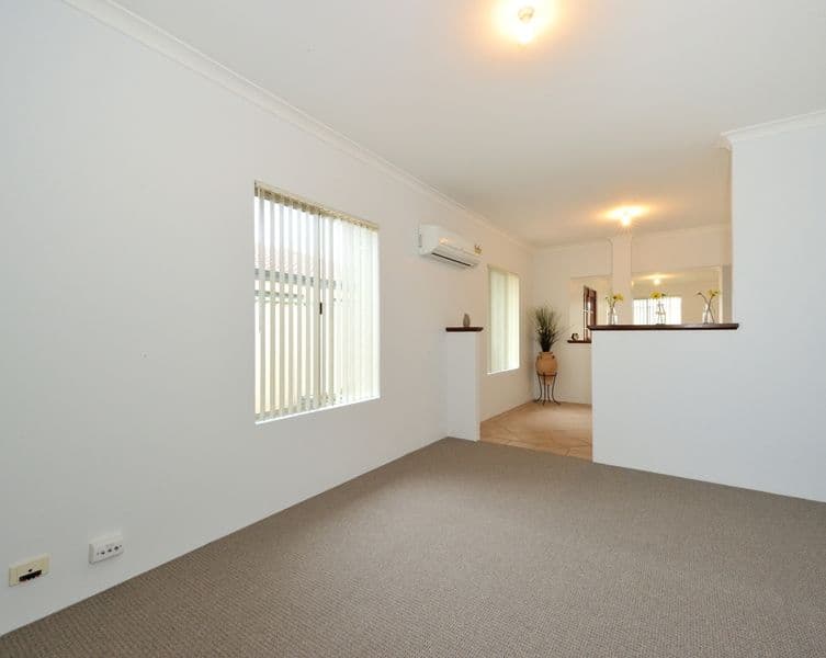 11 Mornington Boulevard, Waikiki WA 6169, Waikiki - Thumbnail 2