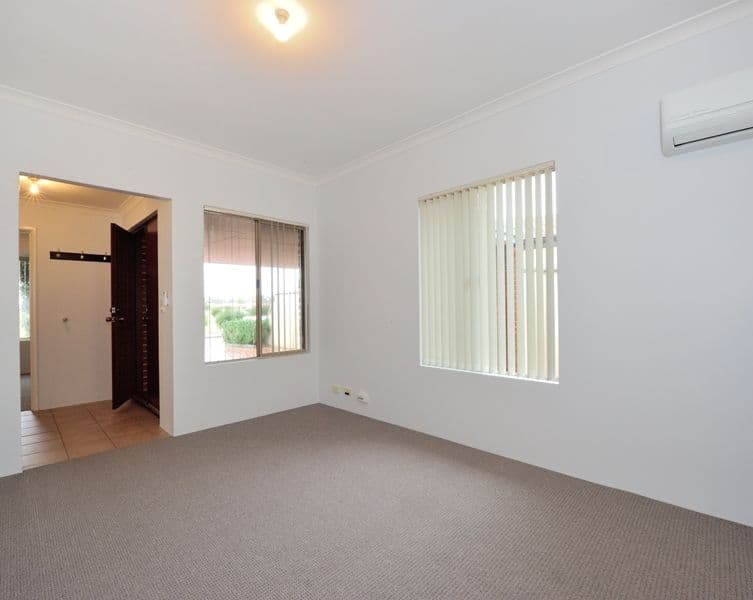 11 Mornington Boulevard, Waikiki WA 6169, Waikiki - Thumbnail 4