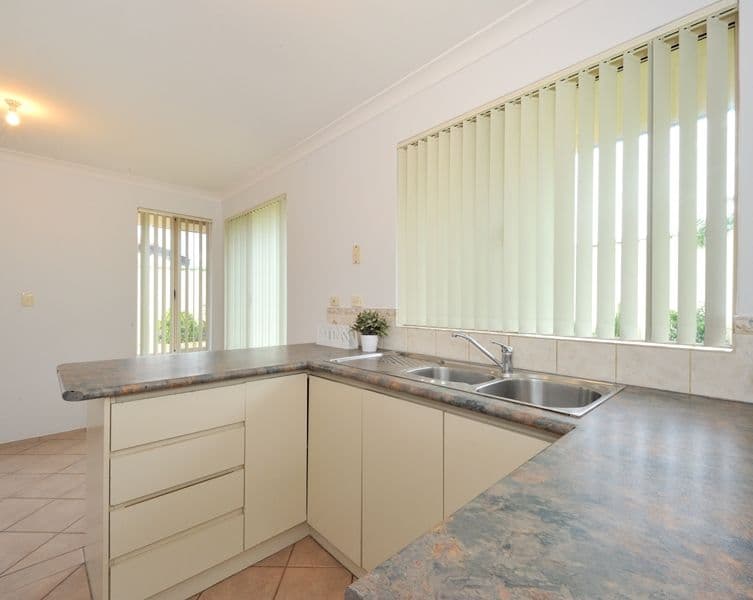 11 Mornington Boulevard, Waikiki WA 6169, Waikiki - Thumbnail 7