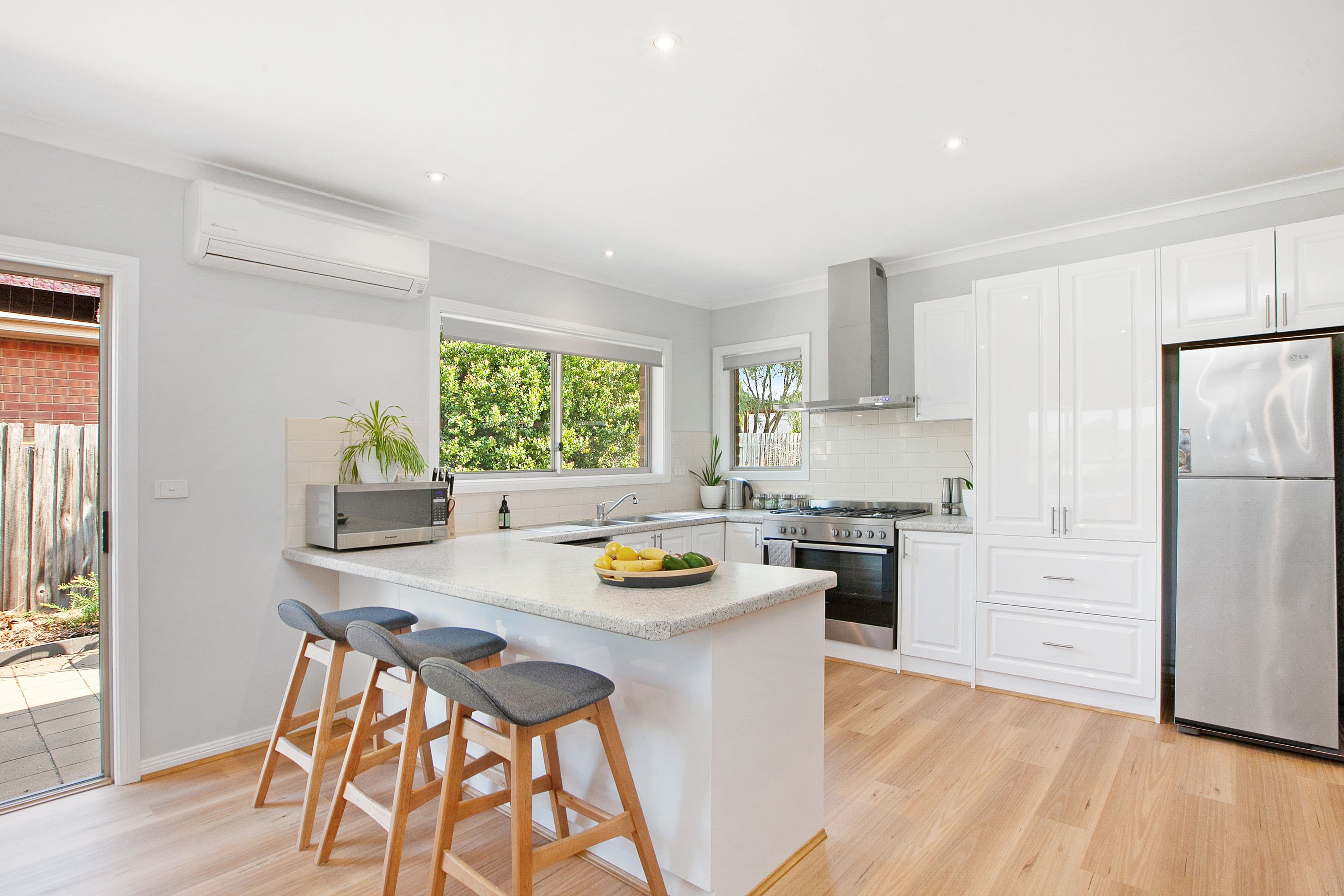 10 McMahon Road, Reservoir VIC 3073, Reservoir - Thumbnail 6