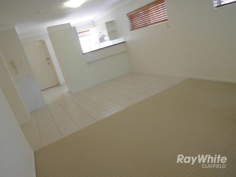 34 Wooloowin Avenue, Wooloowin QLD 4030, Wooloowin - Thumbnail 4
