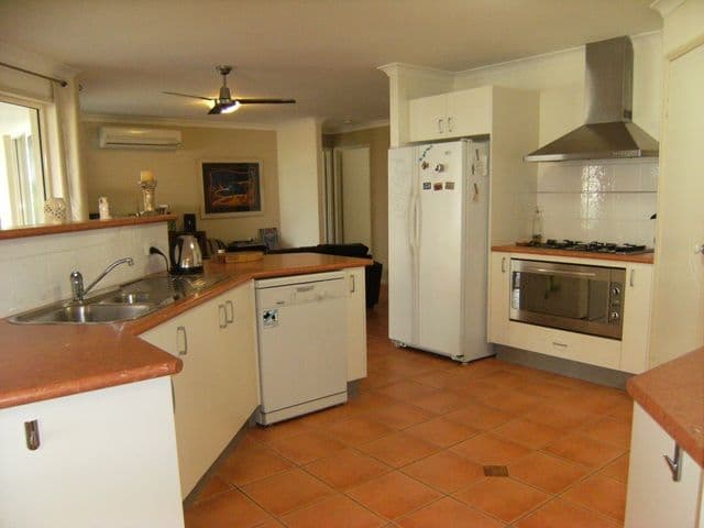 21 Leafhaven Drive, TEWANTIN QLD 4565, Tewantin - Thumbnail 5