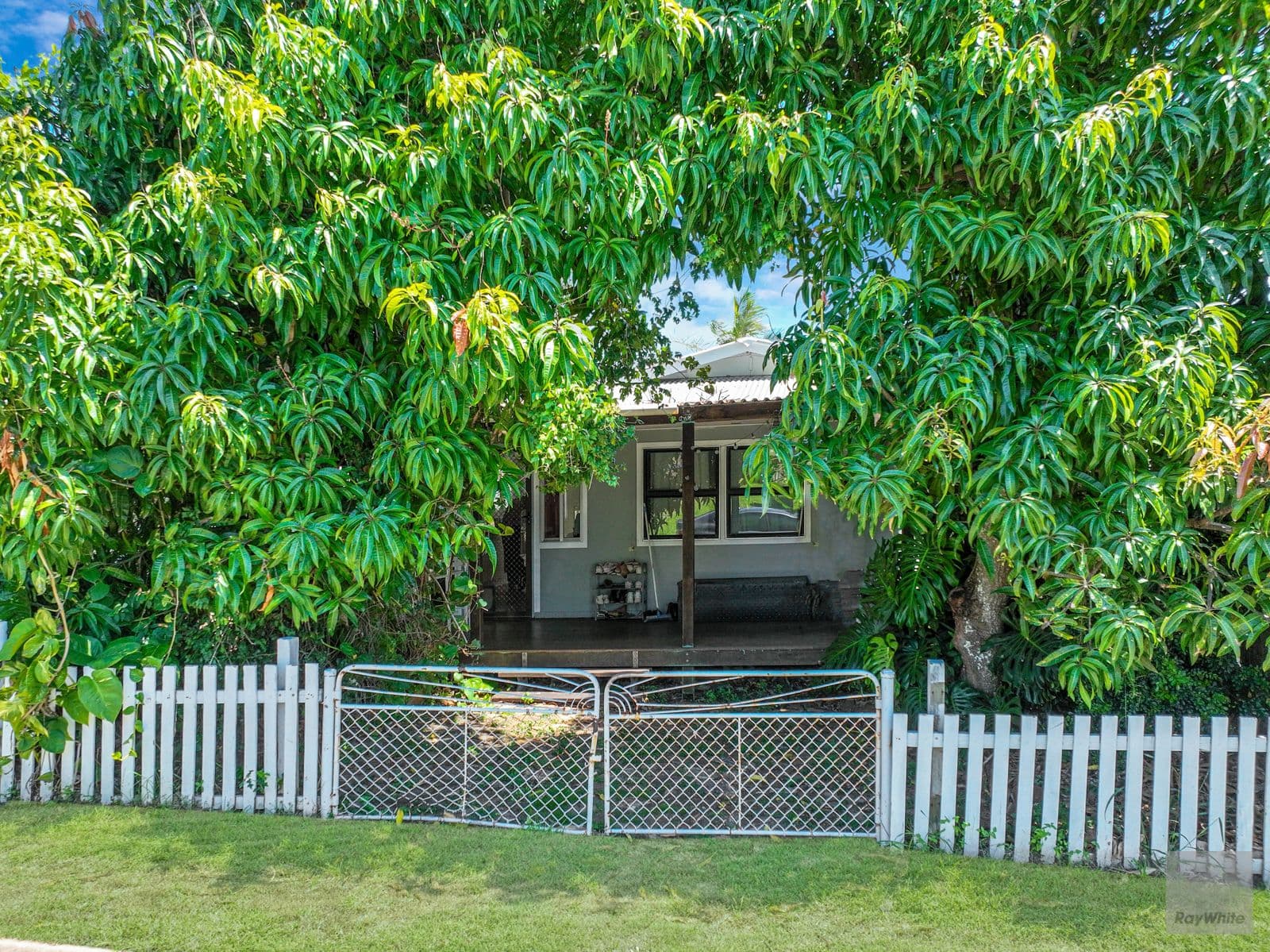 17 Matthew Flinders Drive, Cooee Bay QLD 4703, Cooee Bay - Thumbnail 2