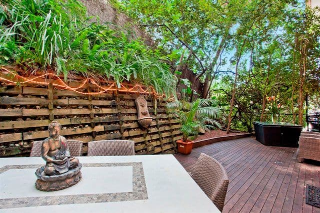 1614 Gold Coast Highway, BURLEIGH HEADS QLD 4220, Burleigh Heads - Thumbnail 2