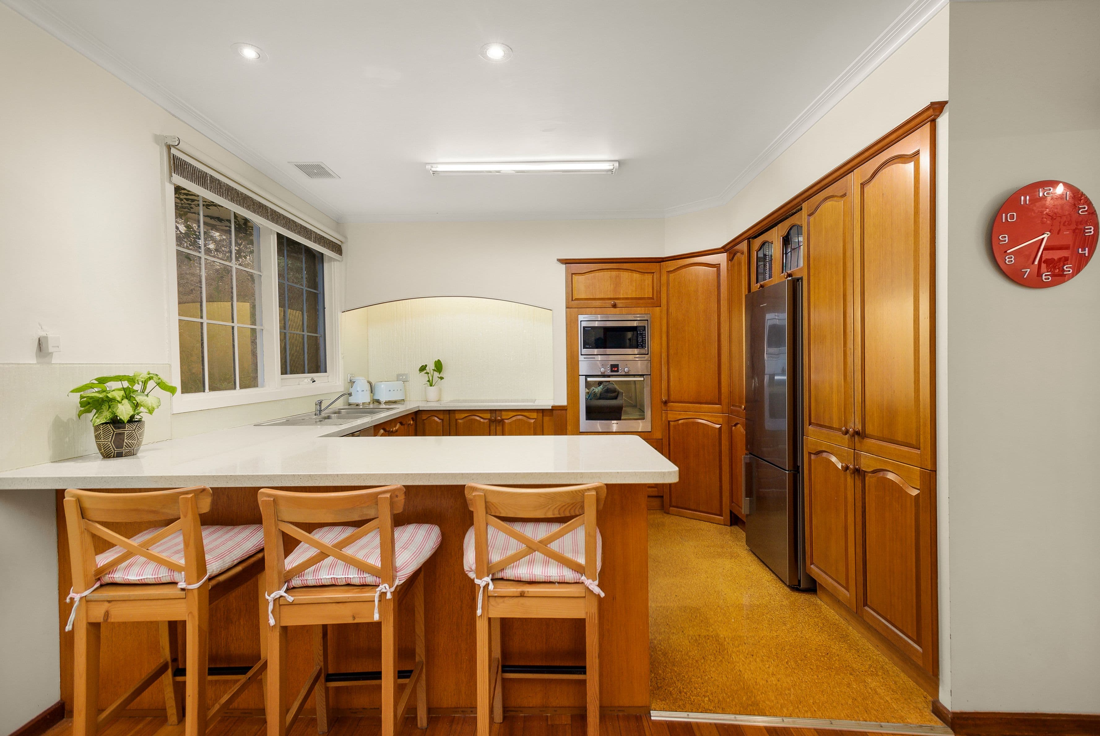 4 Camden Court, Glen Waverley VIC 3150, Glen Waverley - Thumbnail 2