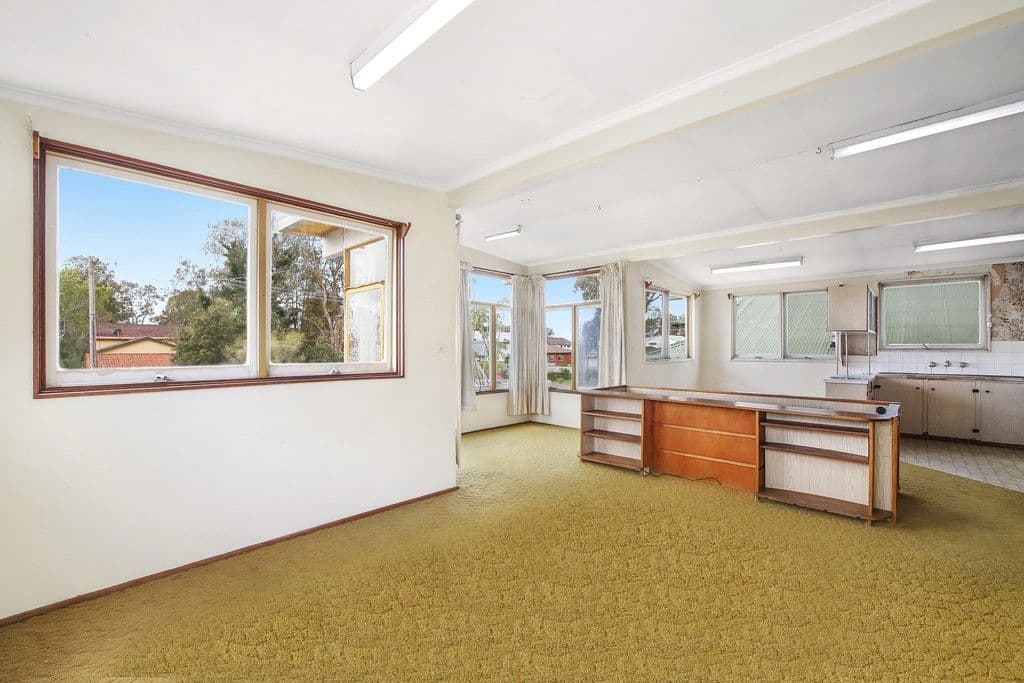 52 Lakedge Avenue, Berkeley Vale NSW 2261, Berkeley Vale - Thumbnail 2