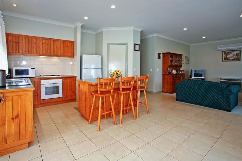 70 Rossack Drive, WAURN PONDS VIC 3216, Waurn Ponds - Thumbnail 7