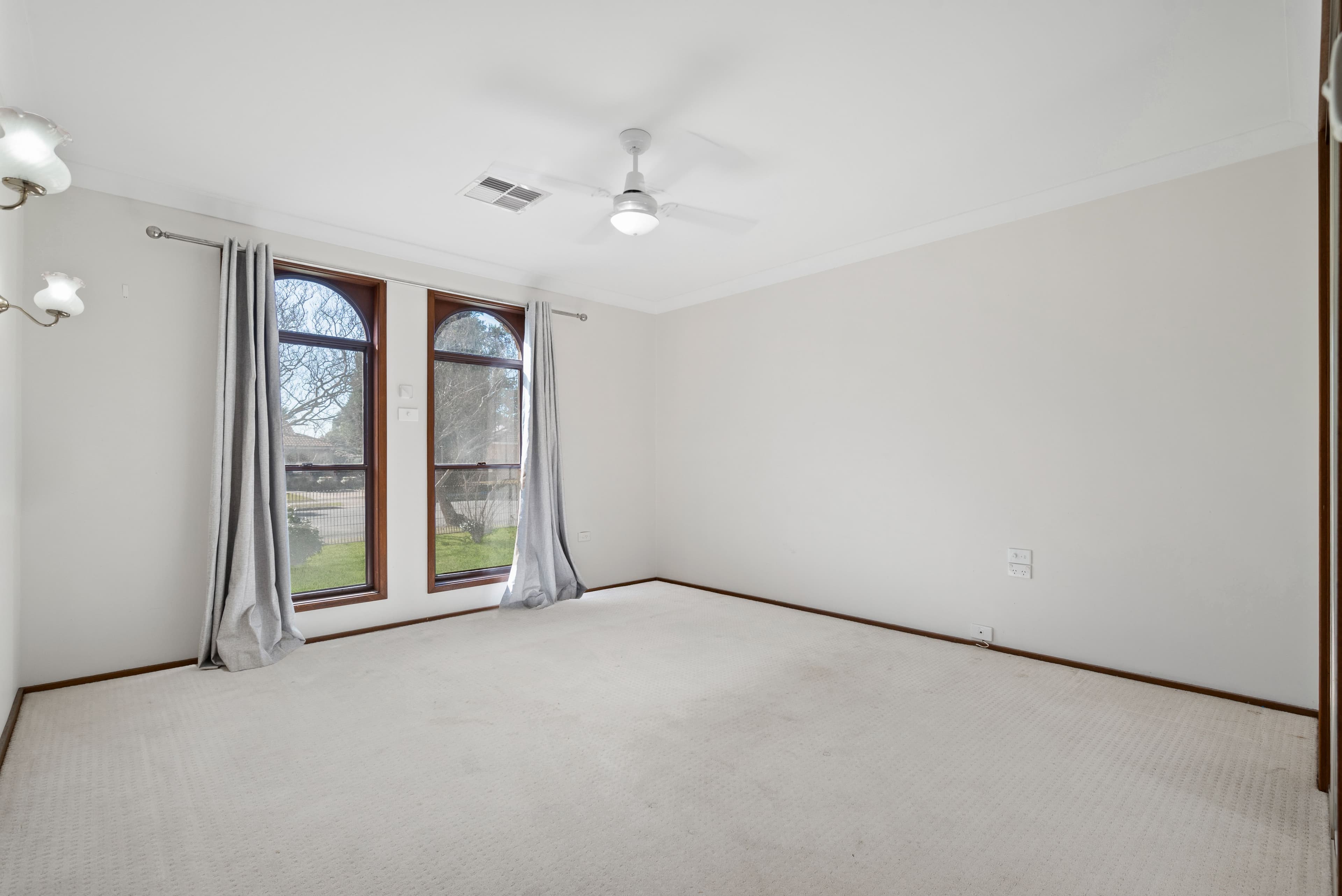242 Harrow Road, Glenfield NSW 2167, Glenfield - Thumbnail 7