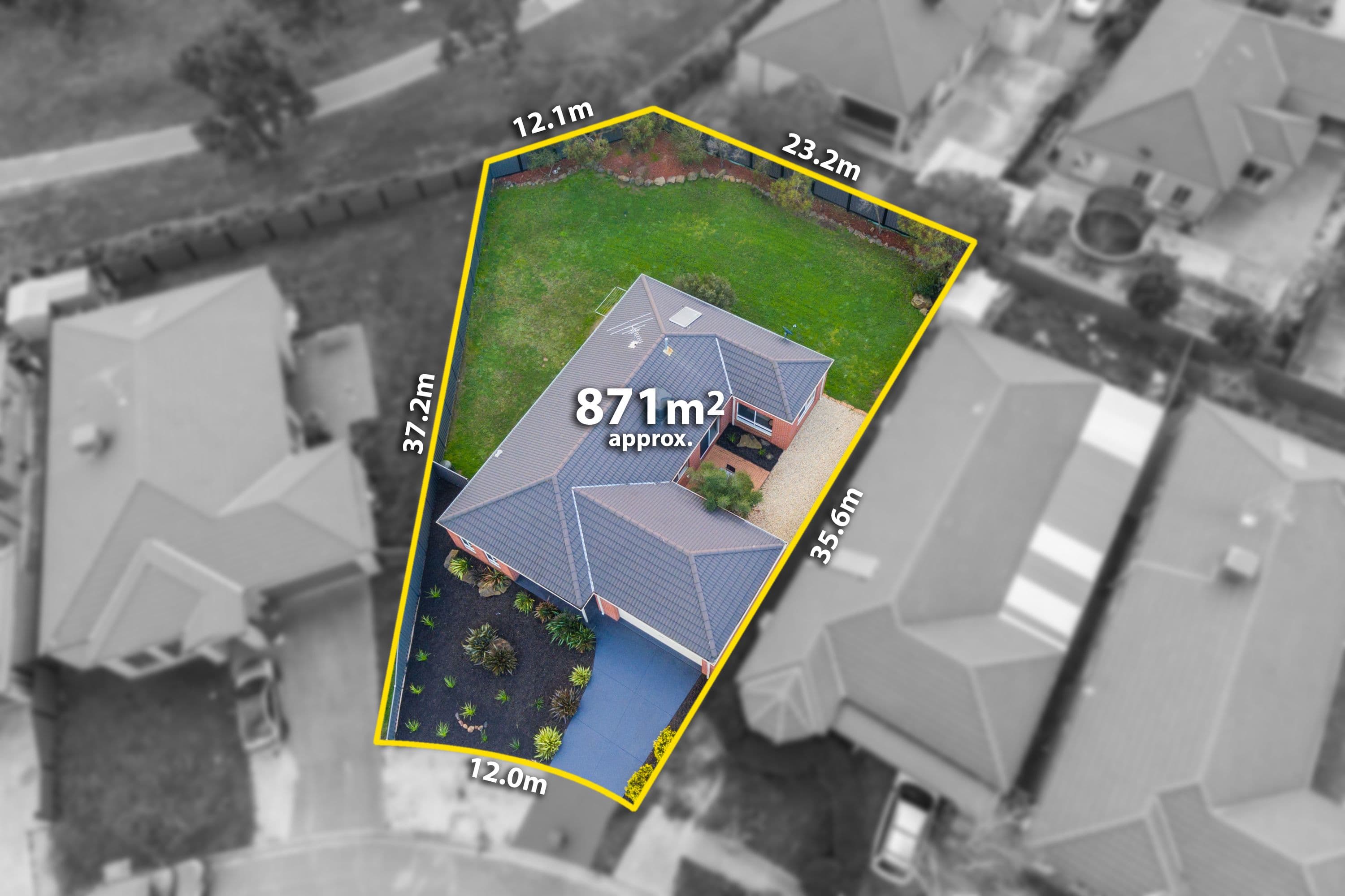 51 Mareeba Way, Craigieburn VIC 3064, Craigieburn - Image 1