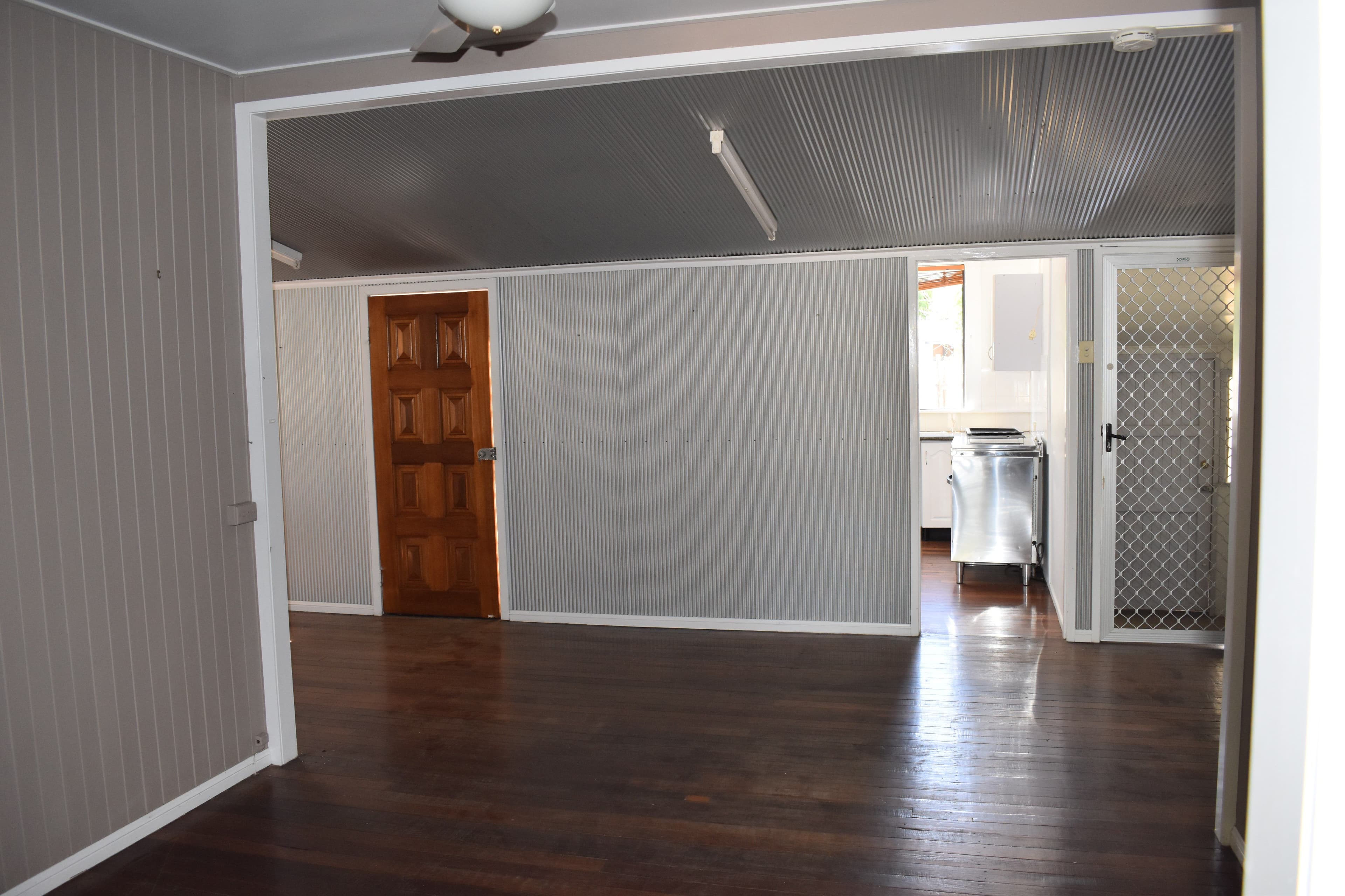 12 Brooks Street, Emerald QLD 4720, Emerald - Thumbnail 5