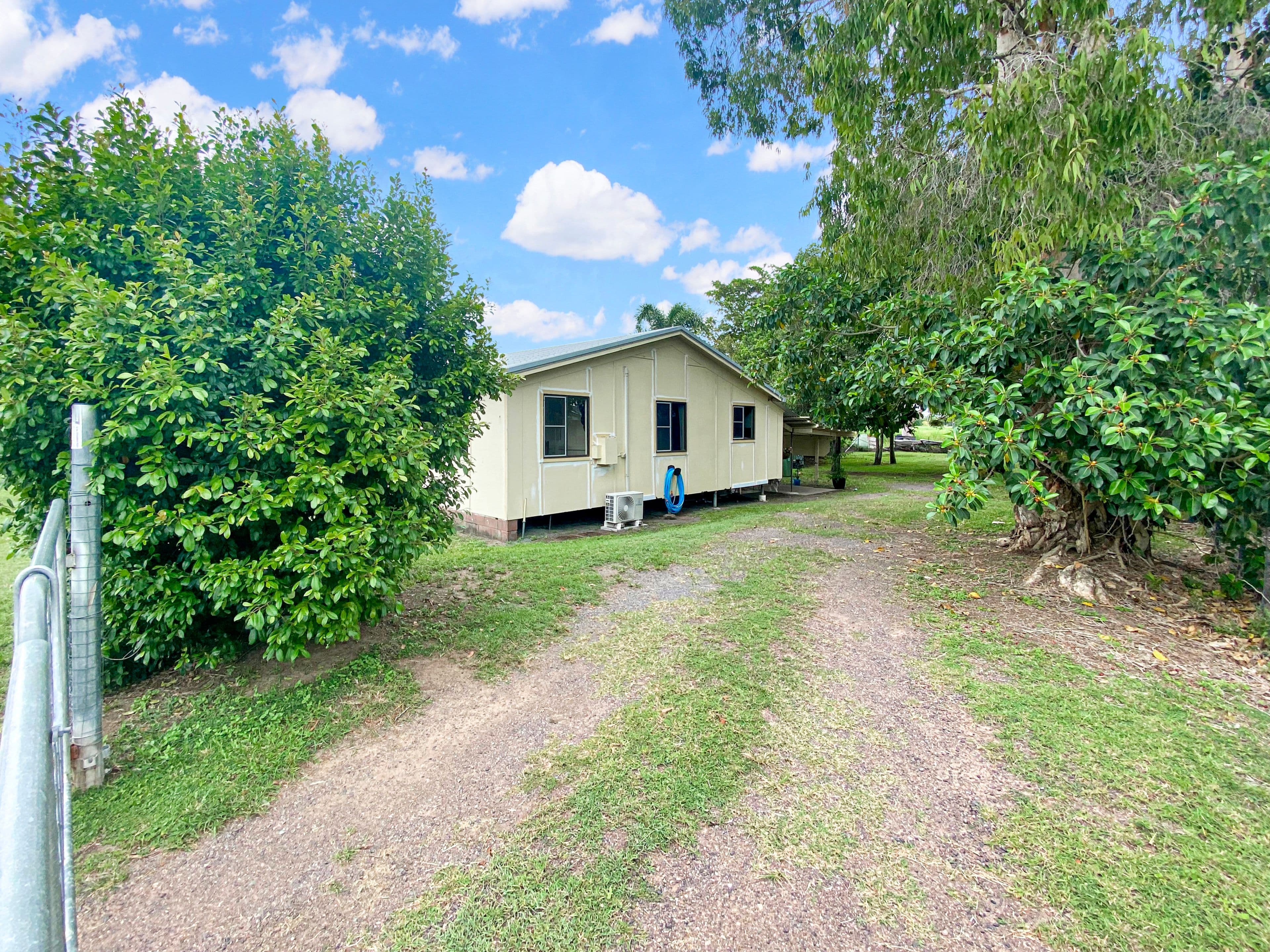 33 Sarina Beach, Sarina QLD 4737, Sarina - Thumbnail 2