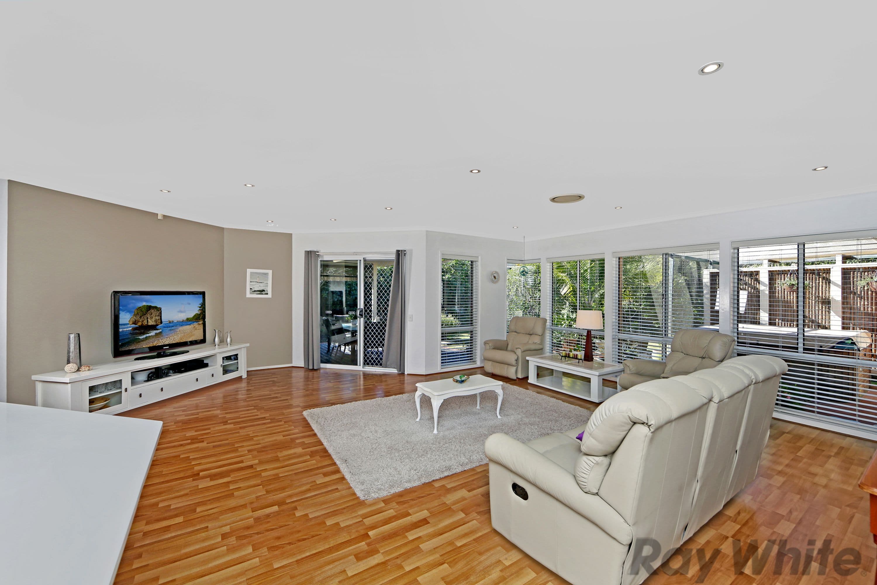 5 Skye Close, Hamlyn Terrace - Thumbnail 4