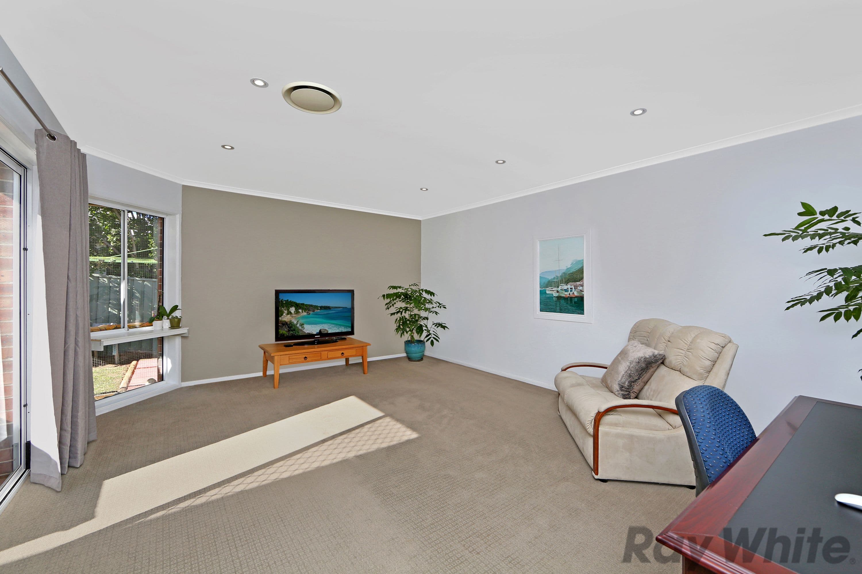5 Skye Close, Hamlyn Terrace - Thumbnail 8