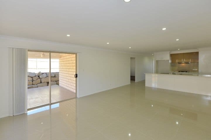 6 Rubie Court, WESTBROOK QLD 4350, Westbrook - Thumbnail 4