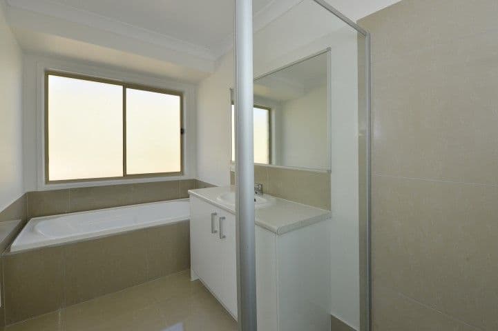 6 Rubie Court, WESTBROOK QLD 4350, Westbrook - Thumbnail 8