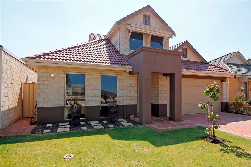 10 Pembrooke Lane, CANNING VALE WA 6155, Canning Vale - Image 1