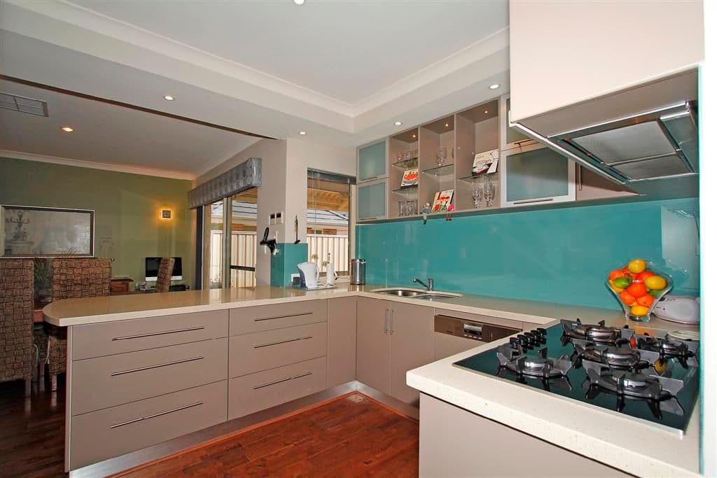 10 Pembrooke Lane, CANNING VALE WA 6155, Canning Vale - Thumbnail 4