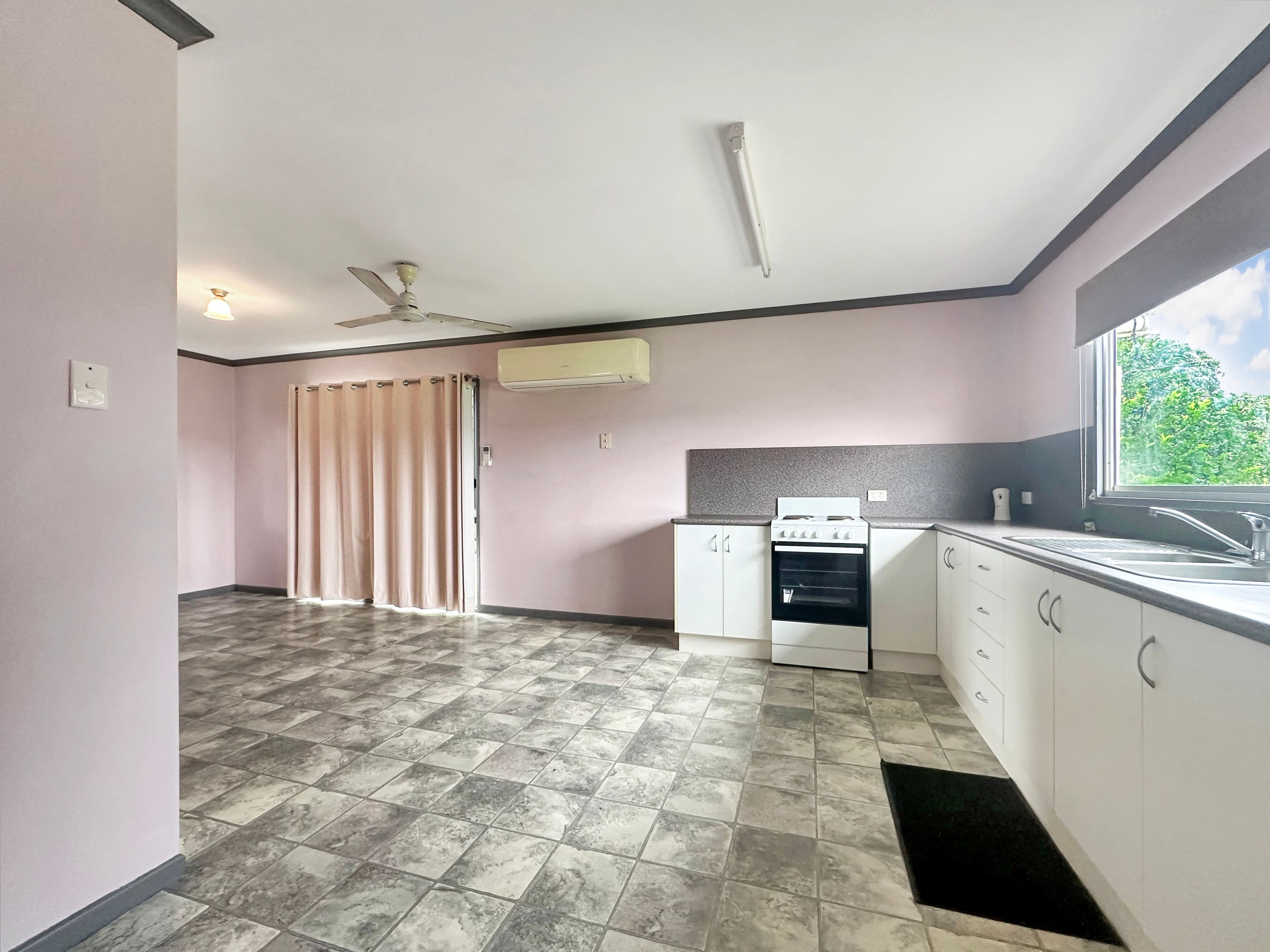 27 Cemetery Road, Sarina QLD 4737, Sarina - Thumbnail 3