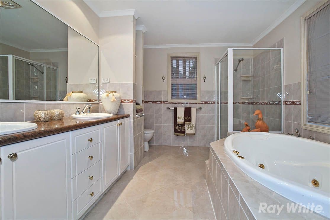 4 Peartree Way, Glen Waverley VIC 3150, Glen Waverley - Thumbnail 5