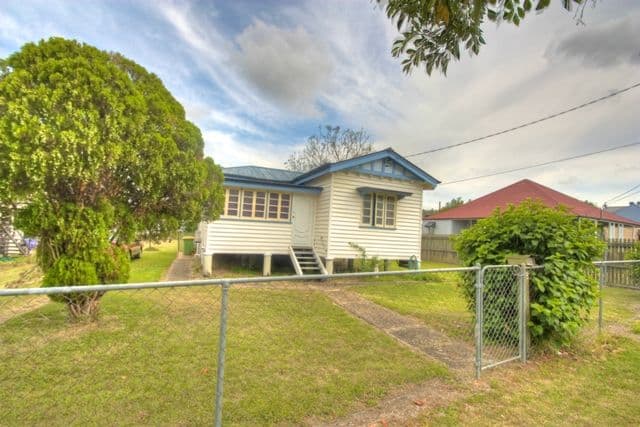 8 Lindsay Street, BUNDAMBA QLD 4304, Bundamba - Thumbnail 2