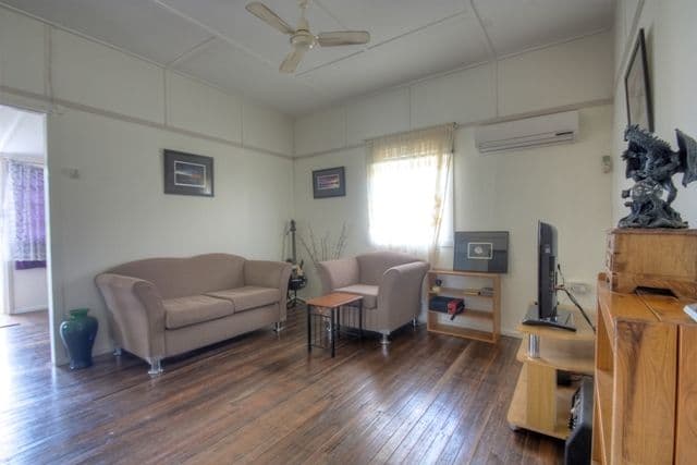 8 Lindsay Street, BUNDAMBA QLD 4304, Bundamba - Thumbnail 5