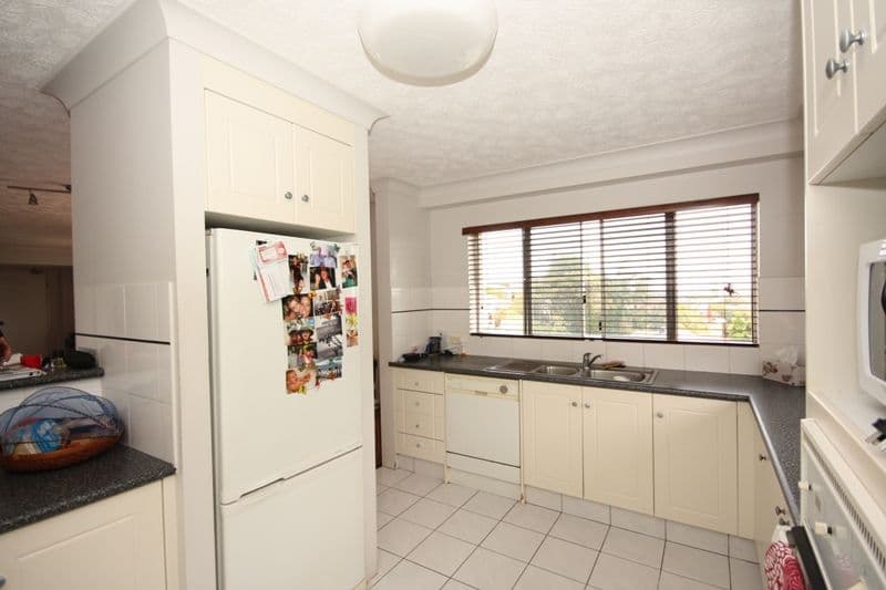 28 Tweed Street, COOLANGATTA QLD 4225, Coolangatta - Thumbnail 3