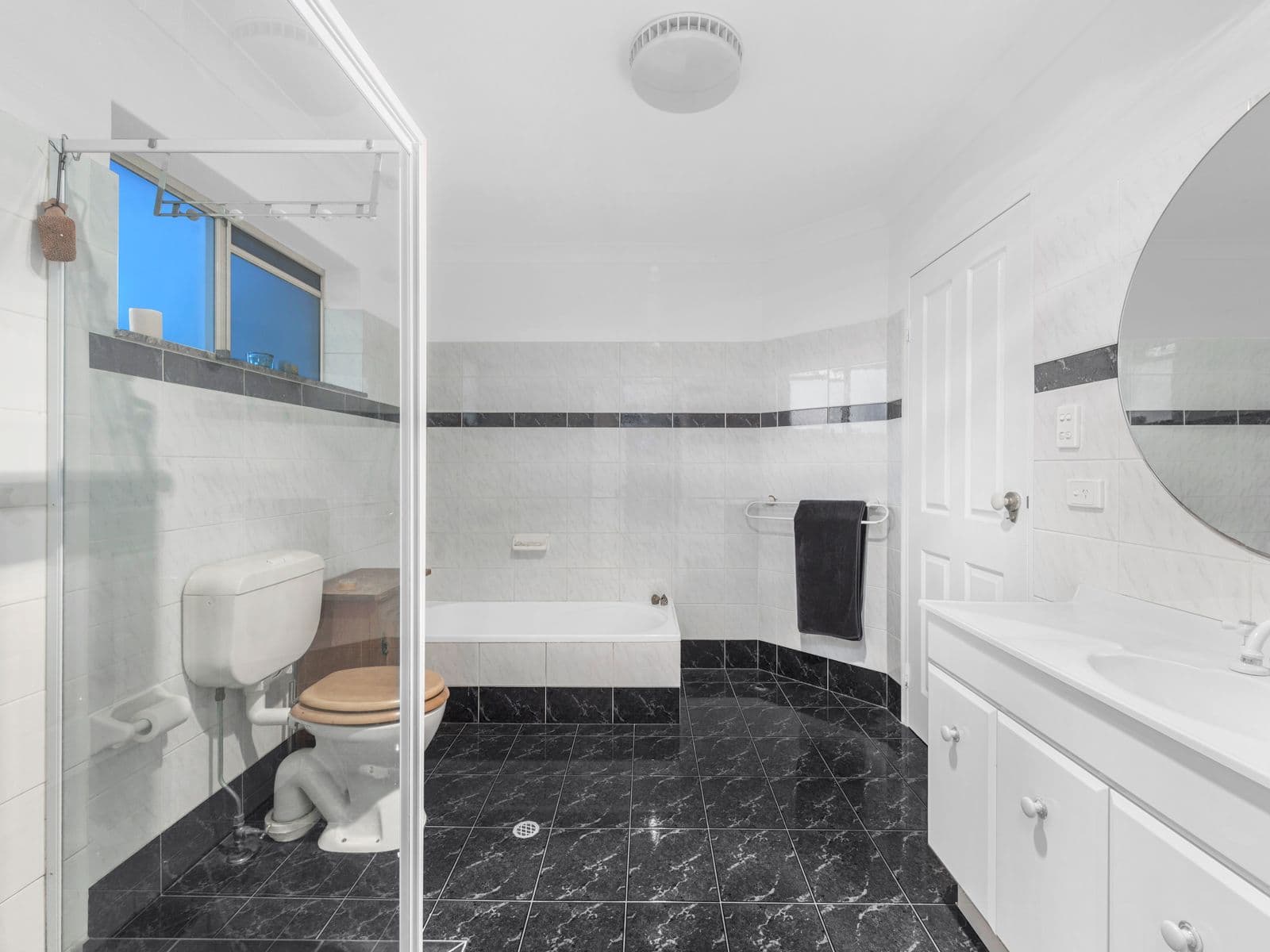 19 Windsor Road, Red Hill QLD 4059, Red Hill - Thumbnail 8