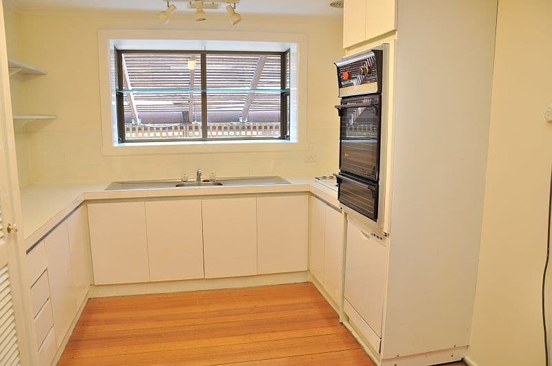 22 Roycroft Avenue, MILL PARK VIC 3082, Mill Park - Thumbnail 2