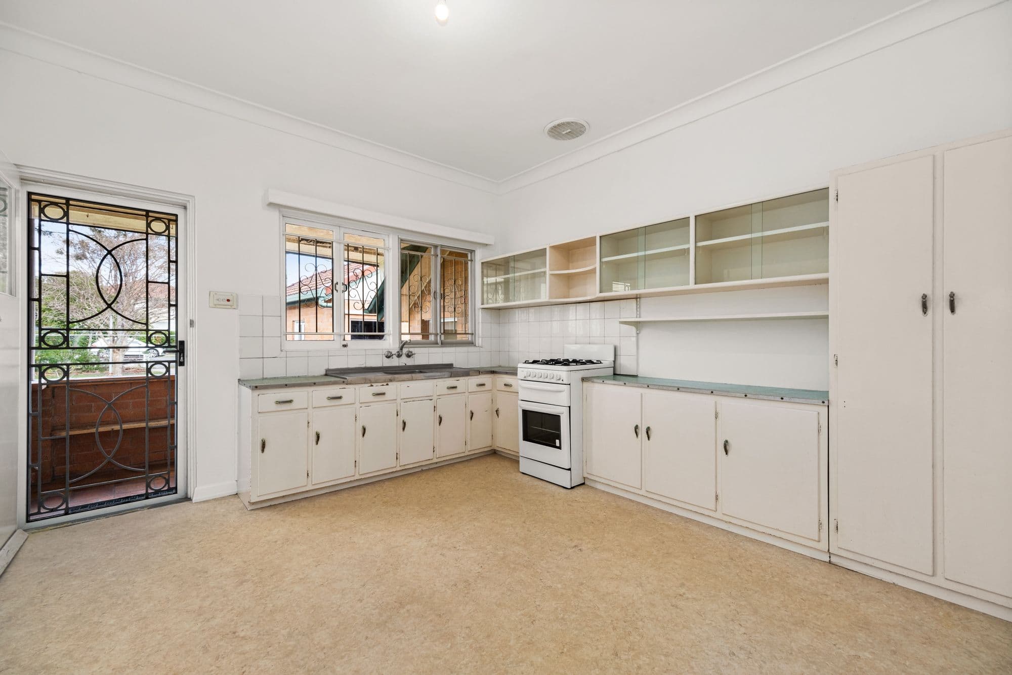 11 Strong Avenue, Graceville QLD 4075, Graceville - Thumbnail 6